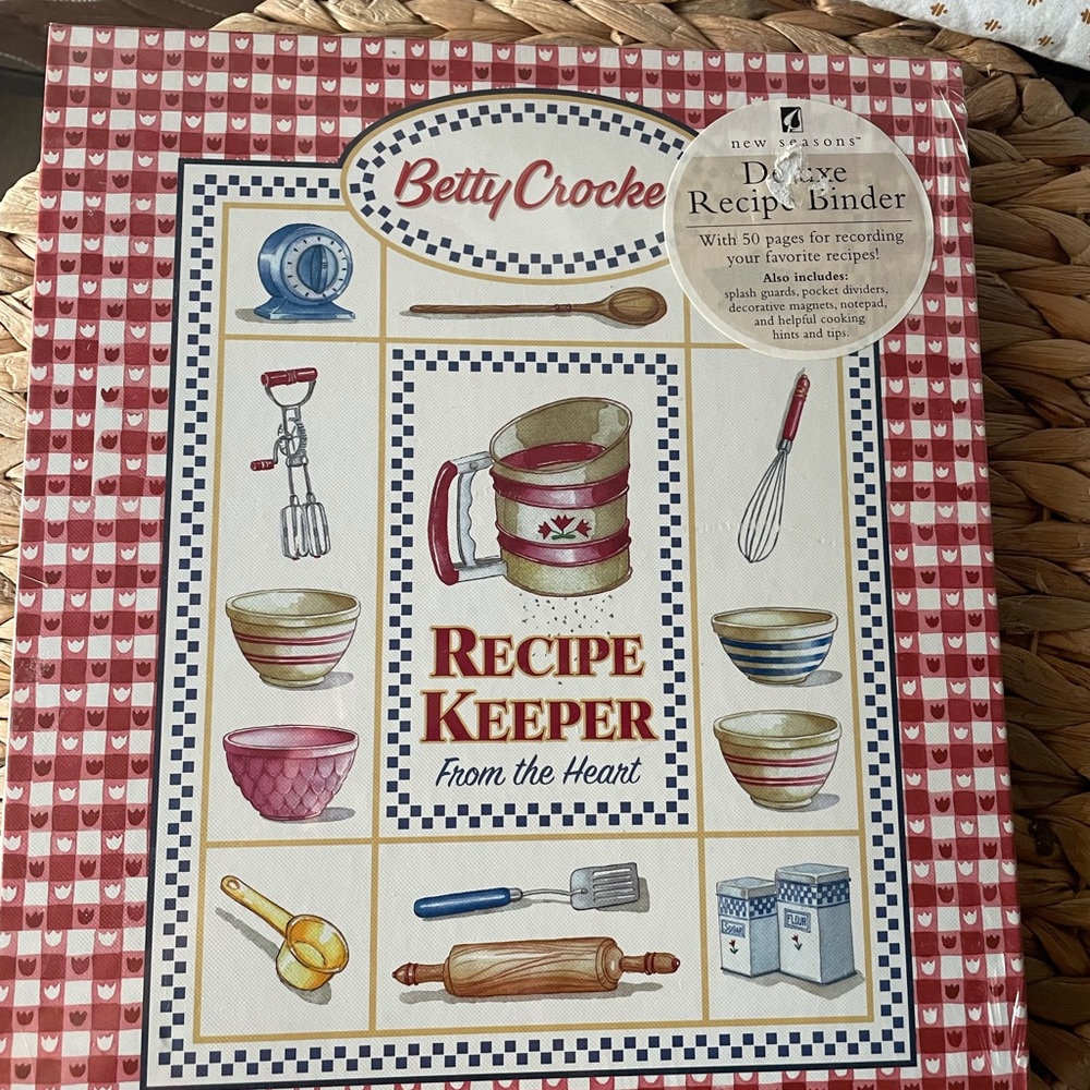 Betty Crocker cookbook recipe binder